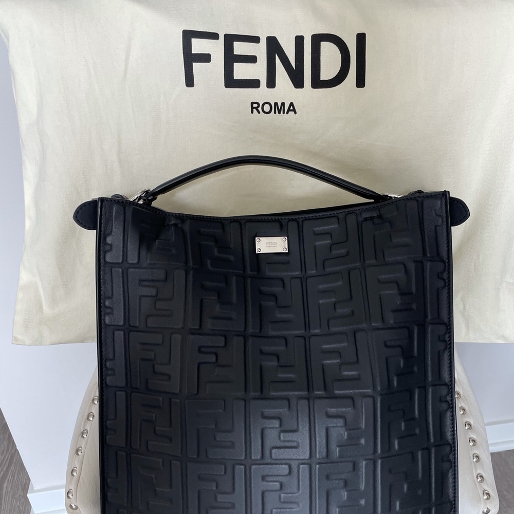 SOLD NEW AUTHENTIC Fendi Peekaboo X-Lite Fit Large